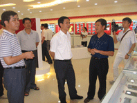 南平市委副書記黃福清、市委常委統(tǒng)戰(zhàn)部部長(zhǎng)黃健平一行視察虹潤(rùn)公司