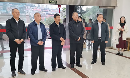 福建省政協(xié)副主席、省工商聯(lián)主席王光遠一行視察虹潤公司